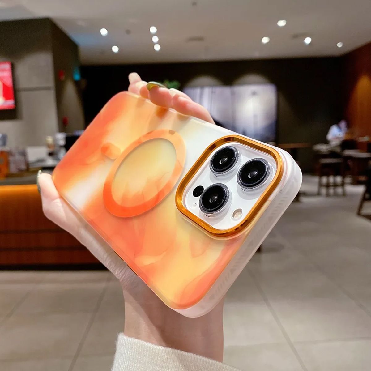 iPhone 14 Plus MagSafe Mobilskal - Orange Abstrakt image 6